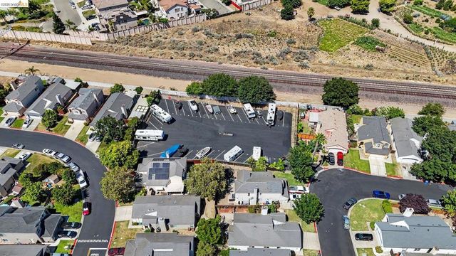 38 Nightingale Ct, Oakley, CA 94561