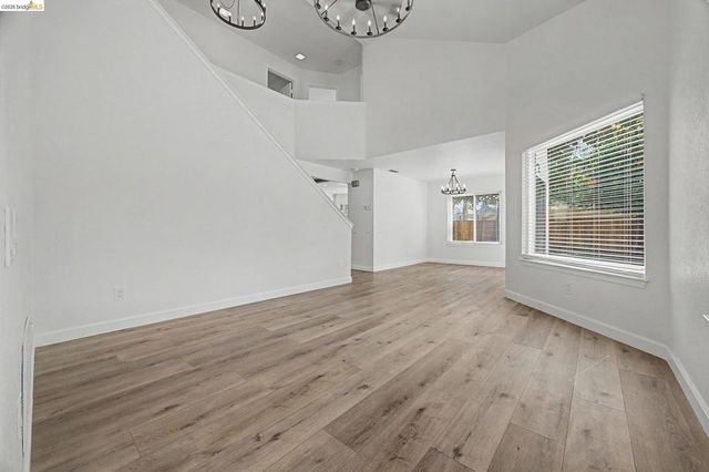38 Nightingale Ct, Oakley, CA 94561
