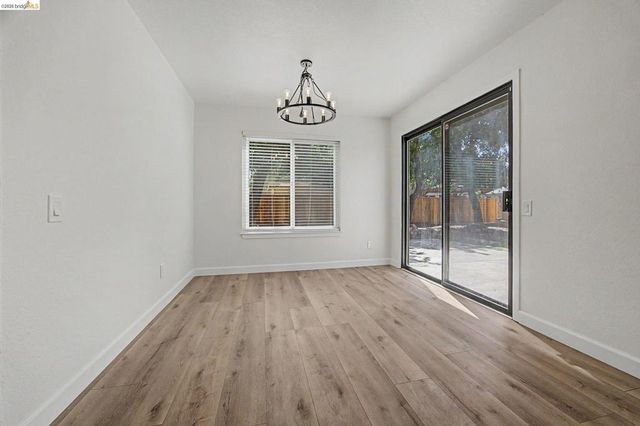 38 Nightingale Ct, Oakley, CA 94561