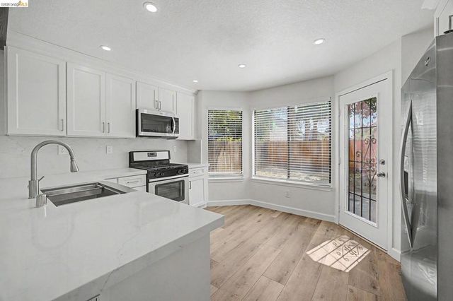 38 Nightingale Ct, Oakley, CA 94561