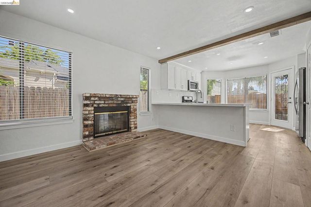 38 Nightingale Ct, Oakley, CA 94561