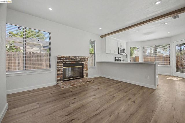 38 Nightingale Ct, Oakley, CA 94561
