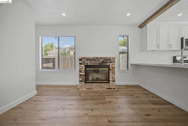 38 Nightingale Ct, Oakley, CA 94561