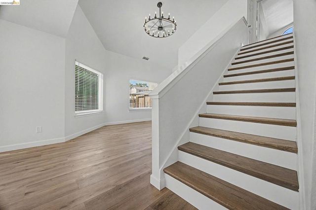 38 Nightingale Ct, Oakley, CA 94561