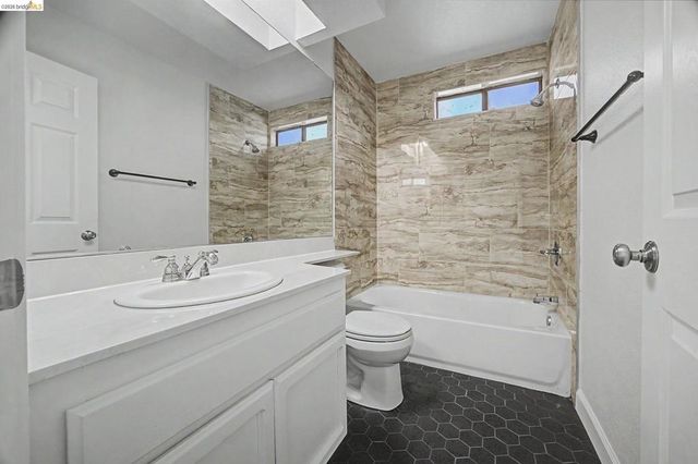 38 Nightingale Ct, Oakley, CA 94561