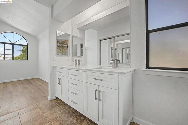 38 Nightingale Ct, Oakley, CA 94561