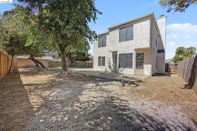 38 Nightingale Ct, Oakley, CA 94561