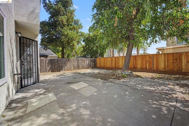38 Nightingale Ct, Oakley, CA 94561