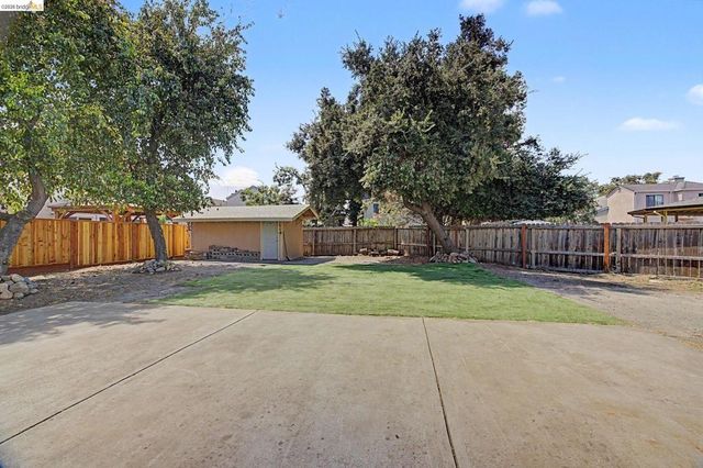 38 Nightingale Ct, Oakley, CA 94561