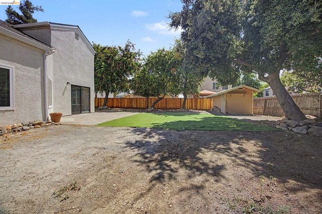 38 Nightingale Ct, Oakley, CA 94561