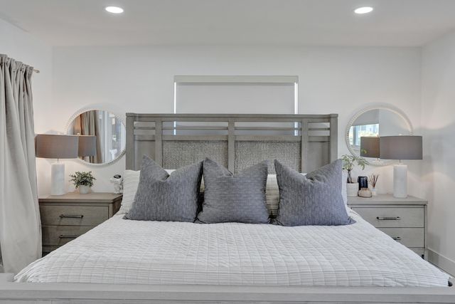 5711 Bayview Drive, Fort Lauderdale, FL 33308