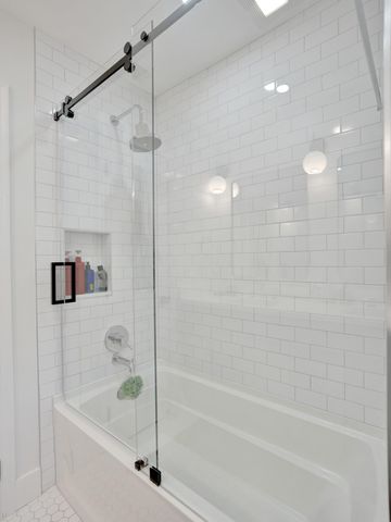 5711 Bayview Drive, Fort Lauderdale, FL 33308