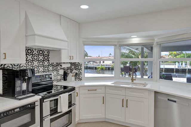 5711 Bayview Drive, Fort Lauderdale, FL 33308