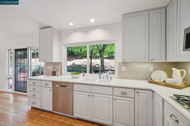 169 Natalie Dr, Moraga, CA 94556