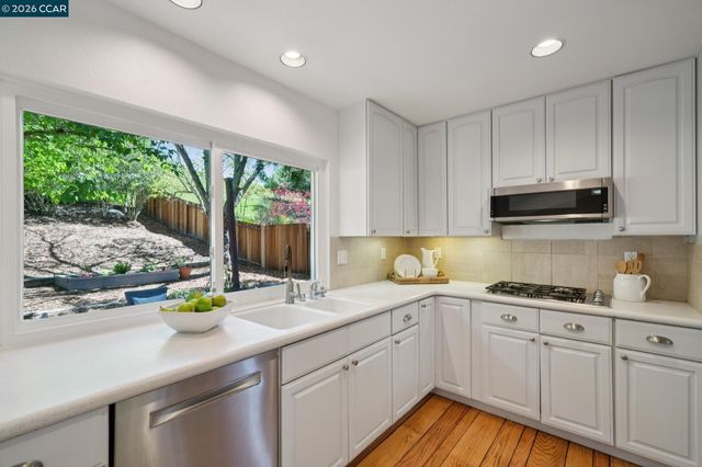 169 Natalie Dr, Moraga, CA 94556