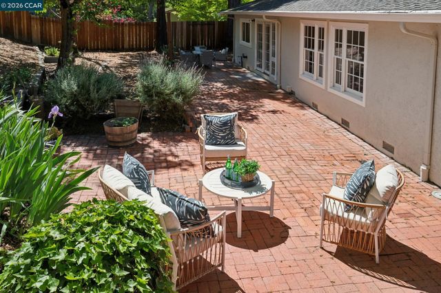 169 Natalie Dr, Moraga, CA 94556