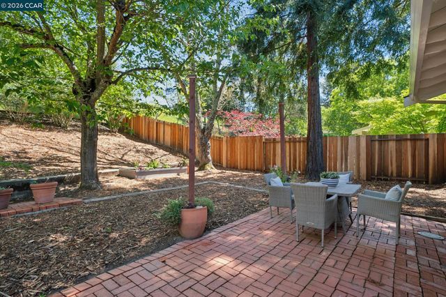 169 Natalie Dr, Moraga, CA 94556