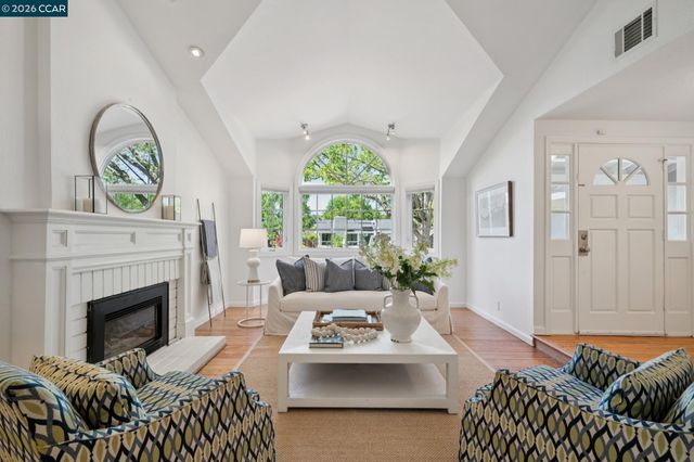 169 Natalie Dr, Moraga, CA 94556