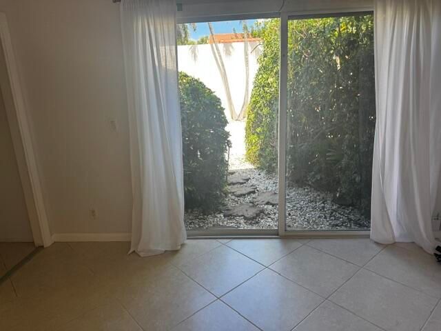 112 E Coral Fish Lane, Jupiter, FL 33477