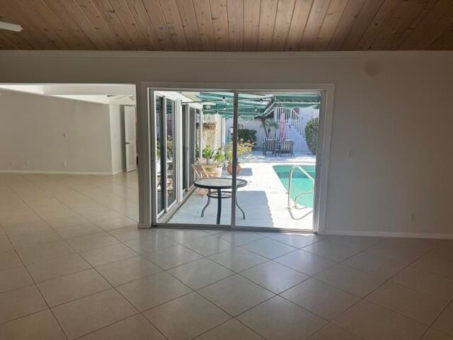 112 E Coral Fish Lane, Jupiter, FL 33477
