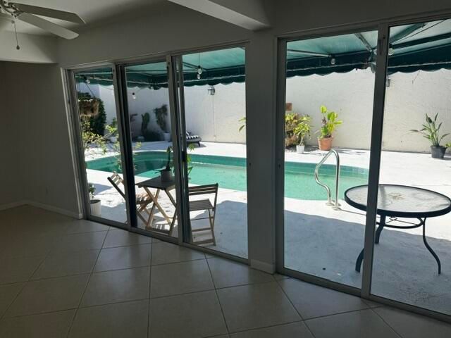 112 E Coral Fish Lane, Jupiter, FL 33477