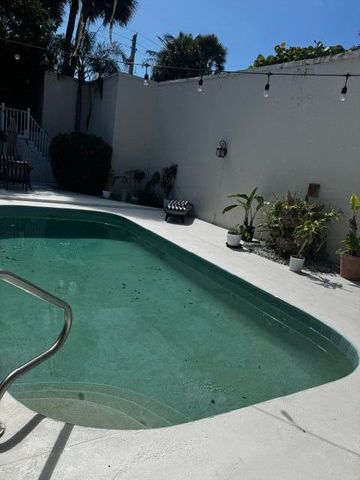 112 E Coral Fish Lane, Jupiter, FL 33477