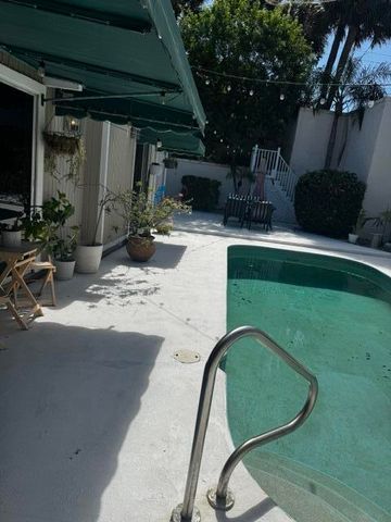 112 E Coral Fish Lane, Jupiter, FL 33477
