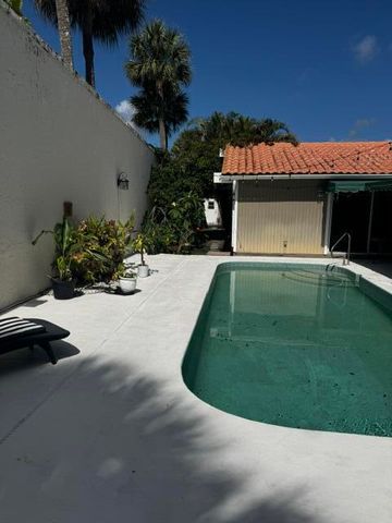 112 E Coral Fish Lane, Jupiter, FL 33477