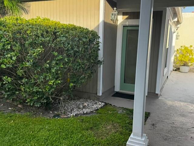 112 E Coral Fish Lane, Jupiter, FL 33477