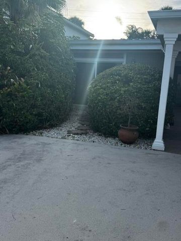 112 E Coral Fish Lane, Jupiter, FL 33477