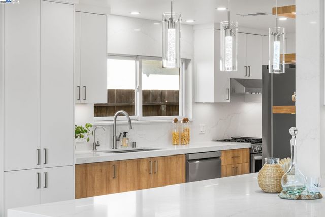 42795 Deauville Park Ct, Fremont, CA 94538