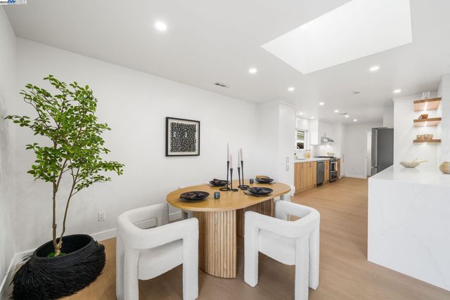 42795 Deauville Park Ct, Fremont, CA 94538