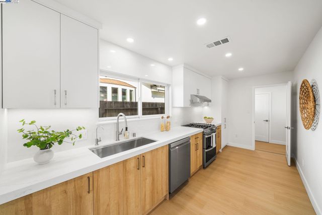 42795 Deauville Park Ct, Fremont, CA 94538