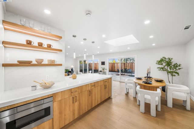 42795 Deauville Park Ct, Fremont, CA 94538