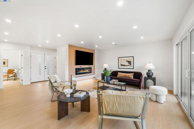 42795 Deauville Park Ct, Fremont, CA 94538