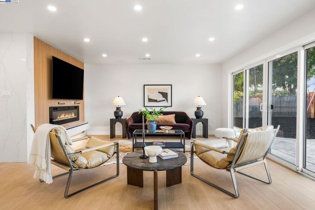 42795 Deauville Park Ct, Fremont, CA 94538