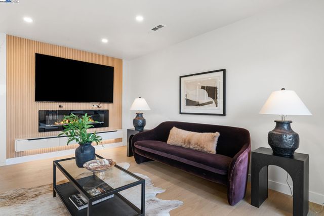 42795 Deauville Park Ct, Fremont, CA 94538