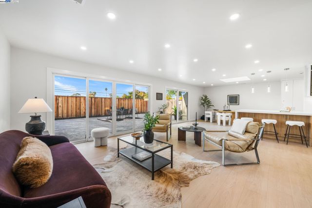 42795 Deauville Park Ct, Fremont, CA 94538