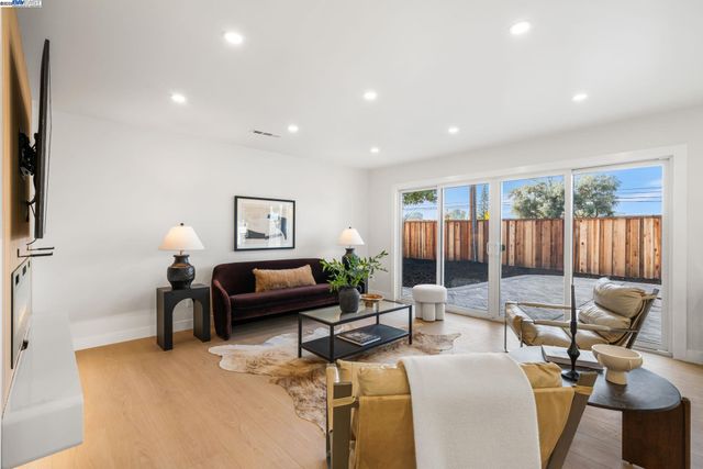 42795 Deauville Park Ct, Fremont, CA 94538