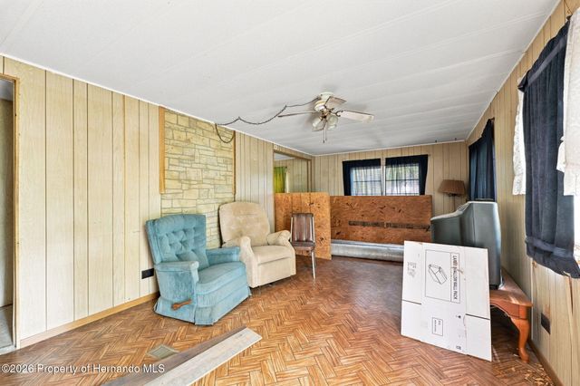 4734 S Slash Pine Avenue, Homosassa, FL 34446
