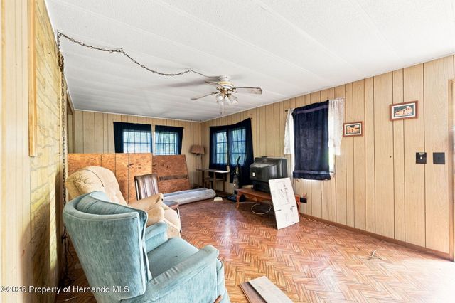 4734 S Slash Pine Avenue, Homosassa, FL 34446
