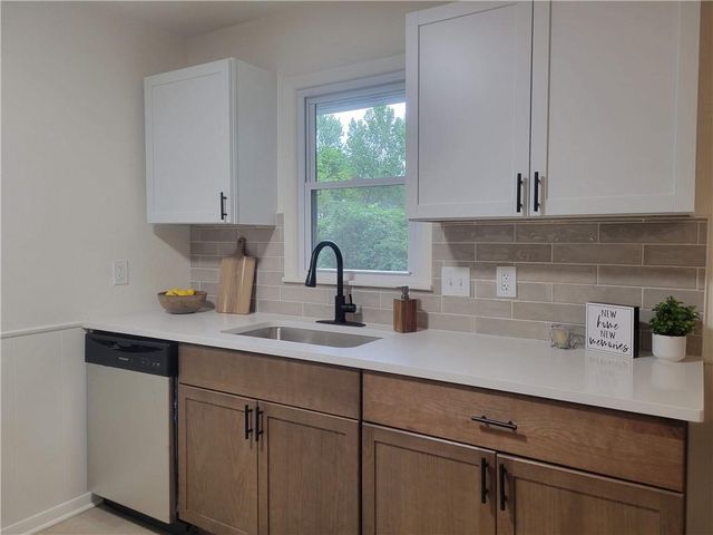 9336 E East 25th Terrace South Terrace S, Independence, MO 64052