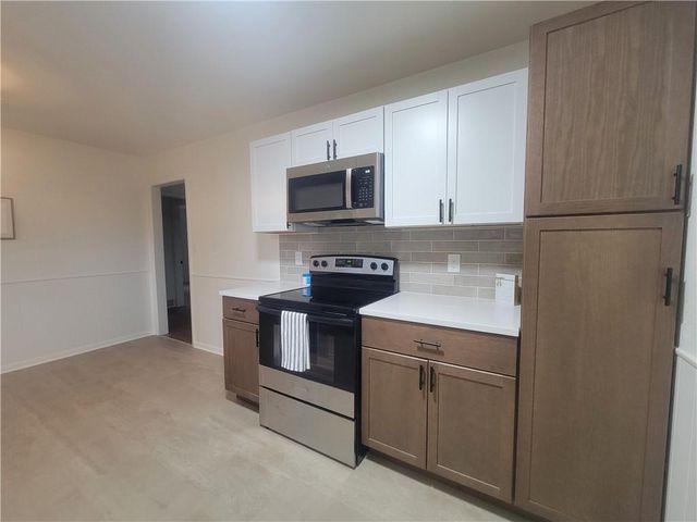 9336 E East 25th Terrace South Terrace S, Independence, MO 64052