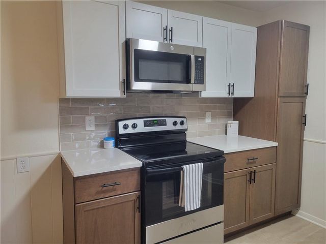 9336 E East 25th Terrace South Terrace S, Independence, MO 64052