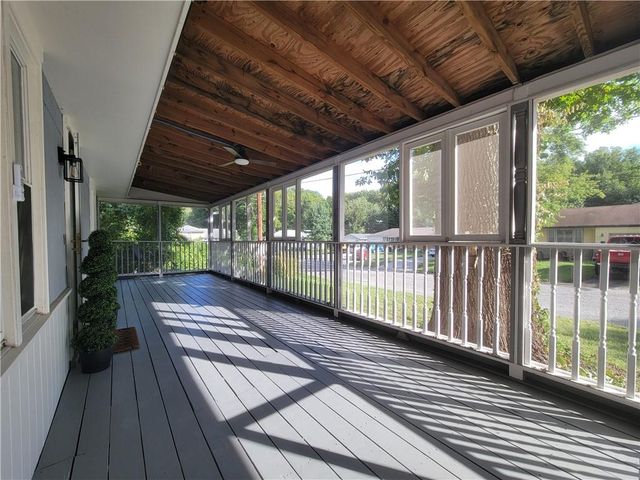 9336 E East 25th Terrace South Terrace S, Independence, MO 64052