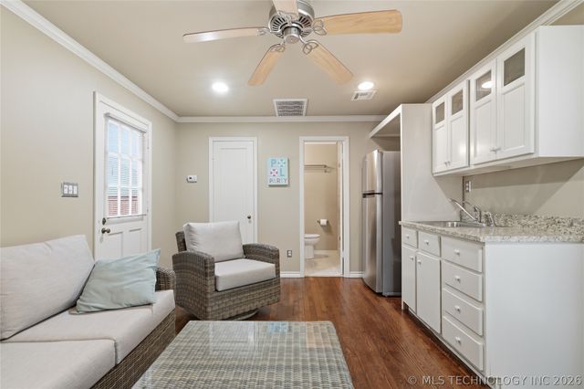3623 S Utica Avenue, Tulsa, OK 74105