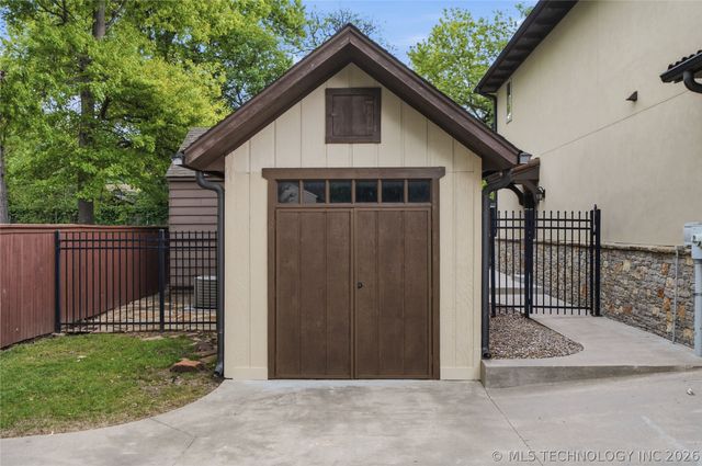 3623 S Utica Avenue, Tulsa, OK 74105