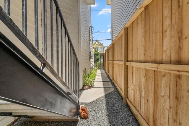 1531 Beall Street A, Houston, TX 77008