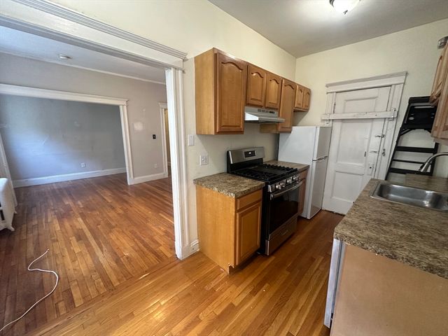 1641 Commonwealth Ave 3, Boston, MA 02135