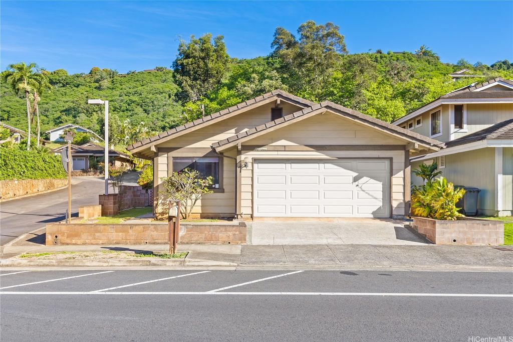 98-582 Kilinoe Street 98, Aiea, HI 96701